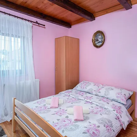 Three-bedroom In Fužine